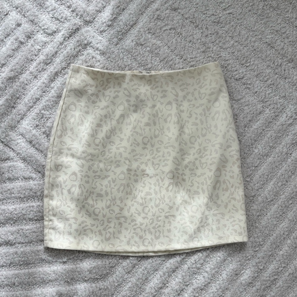 Like New! ALTAR’D State Neutral Mini Skirt Leopard Print - Size XS